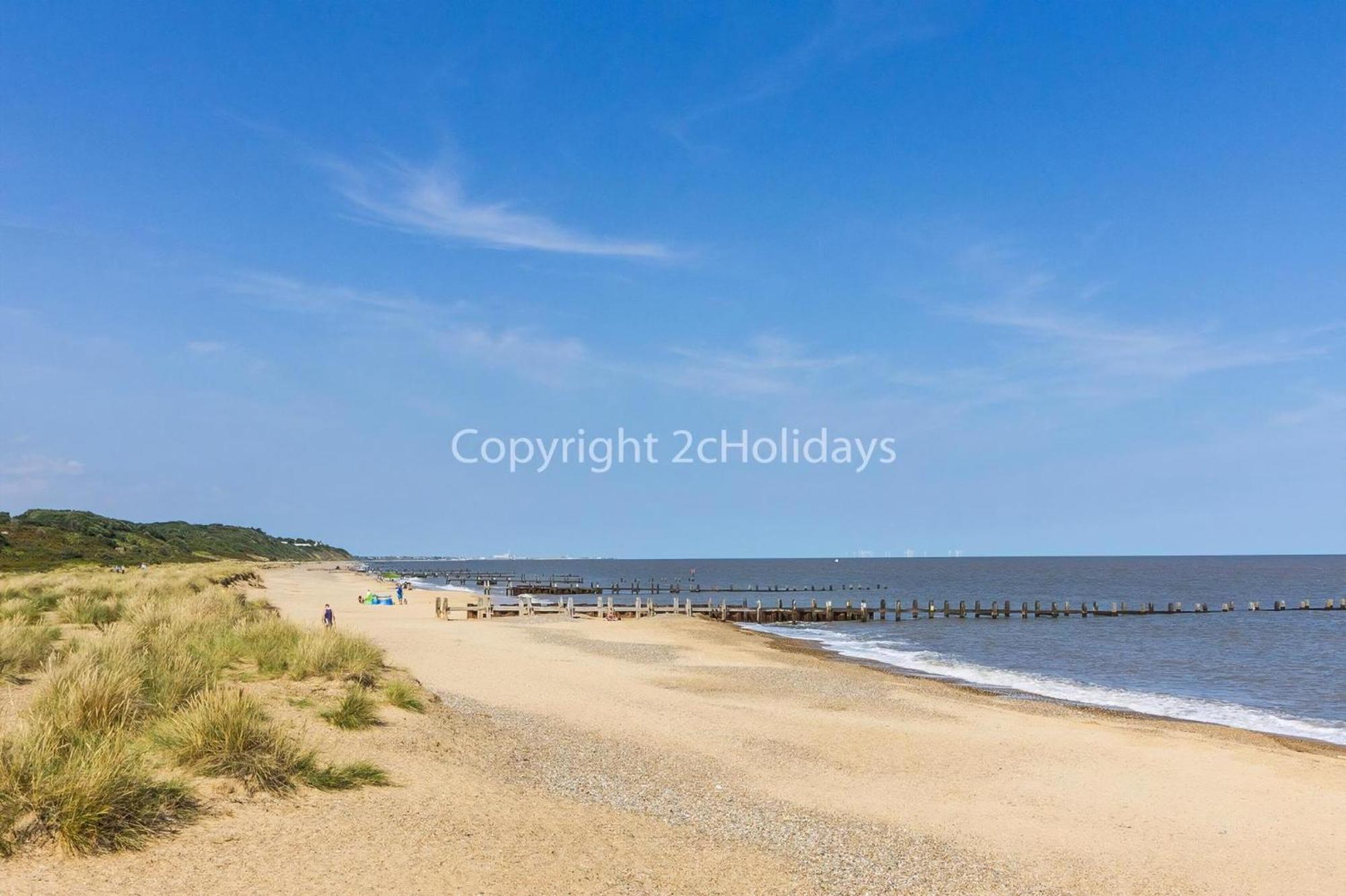 Beautiful Caravan For Hire With A Partial Sea View In Suffolk Ref 32042Az Lowestoft Zewnętrze zdjęcie