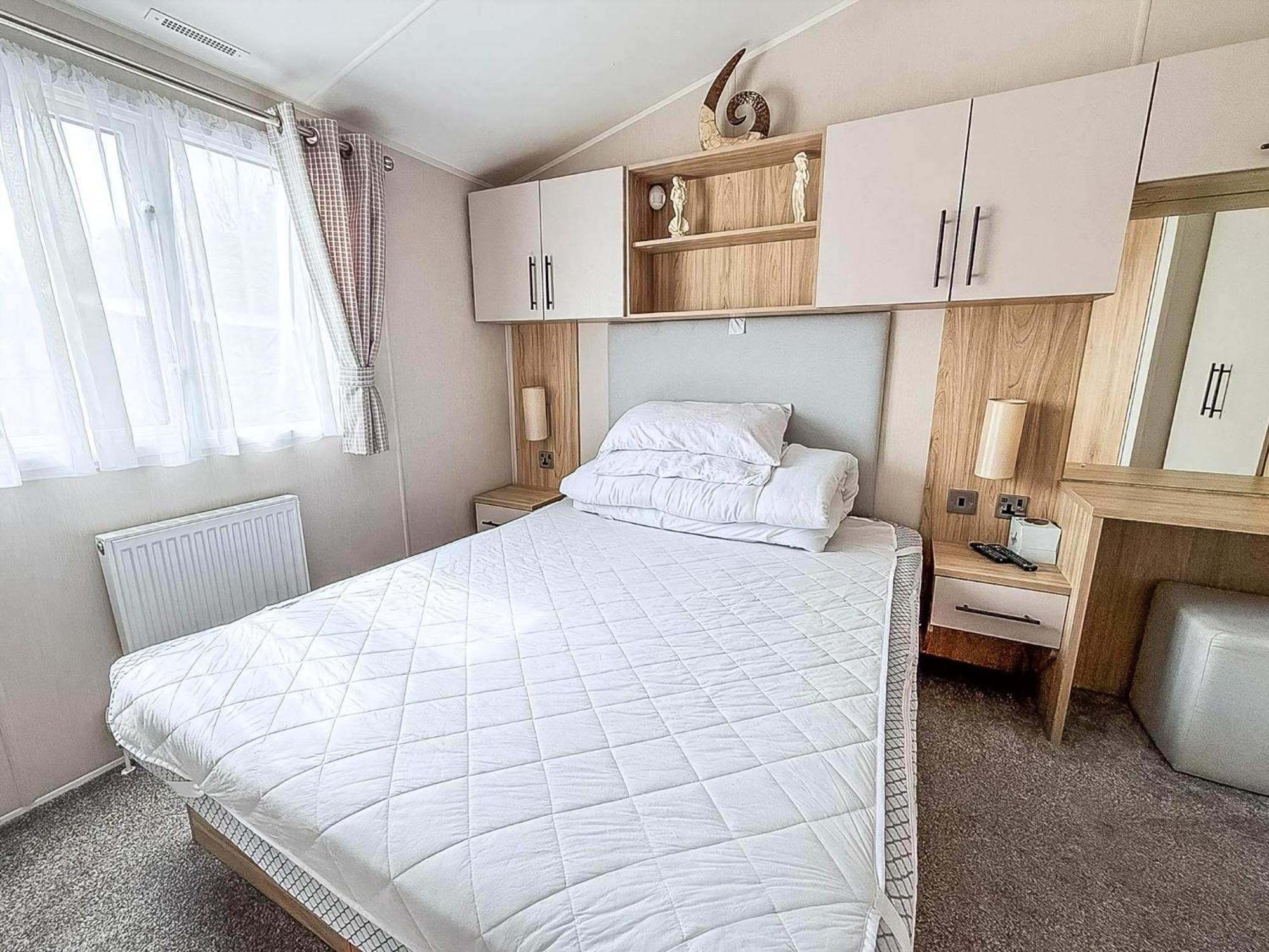 Beautiful Caravan For Hire With A Partial Sea View In Suffolk Ref 32042Az Lowestoft Zewnętrze zdjęcie