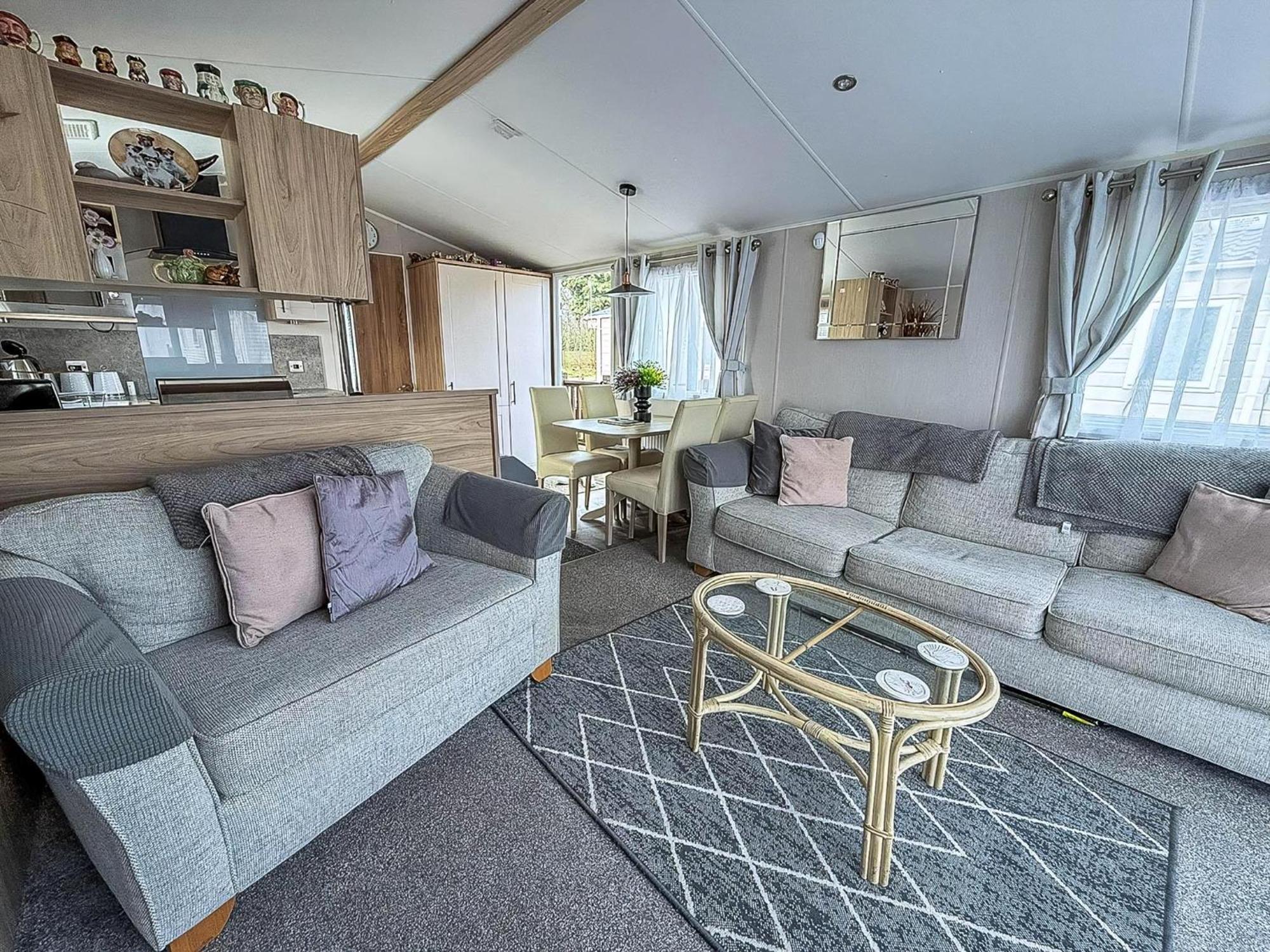Beautiful Caravan For Hire With A Partial Sea View In Suffolk Ref 32042Az Lowestoft Zewnętrze zdjęcie